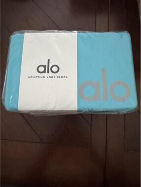 Alo Uplifting Yoga Block Aqua Blue